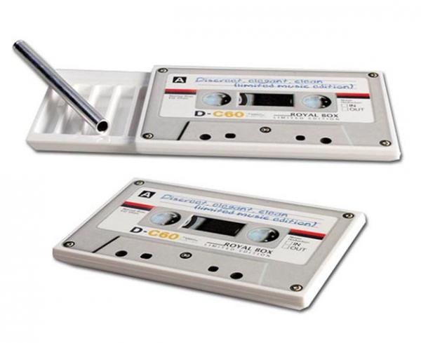 Retro Cassette Box mit Ziehröhrchen